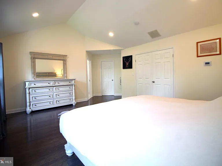 15 Kentsdale Dr — Photo 37