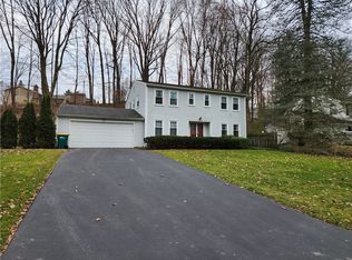 77 Nettlecreek Rd, Fairport, NY 14450