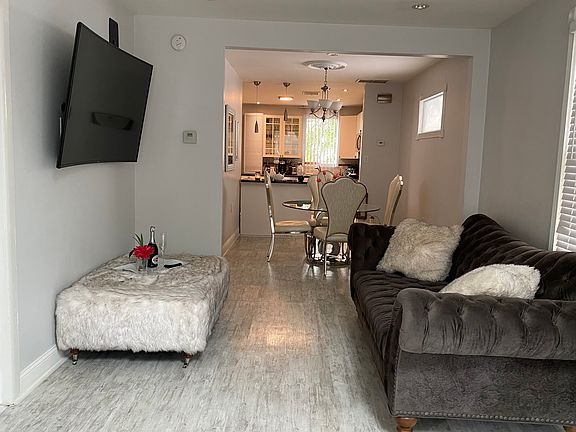 5th image of 130 Bergen Ave