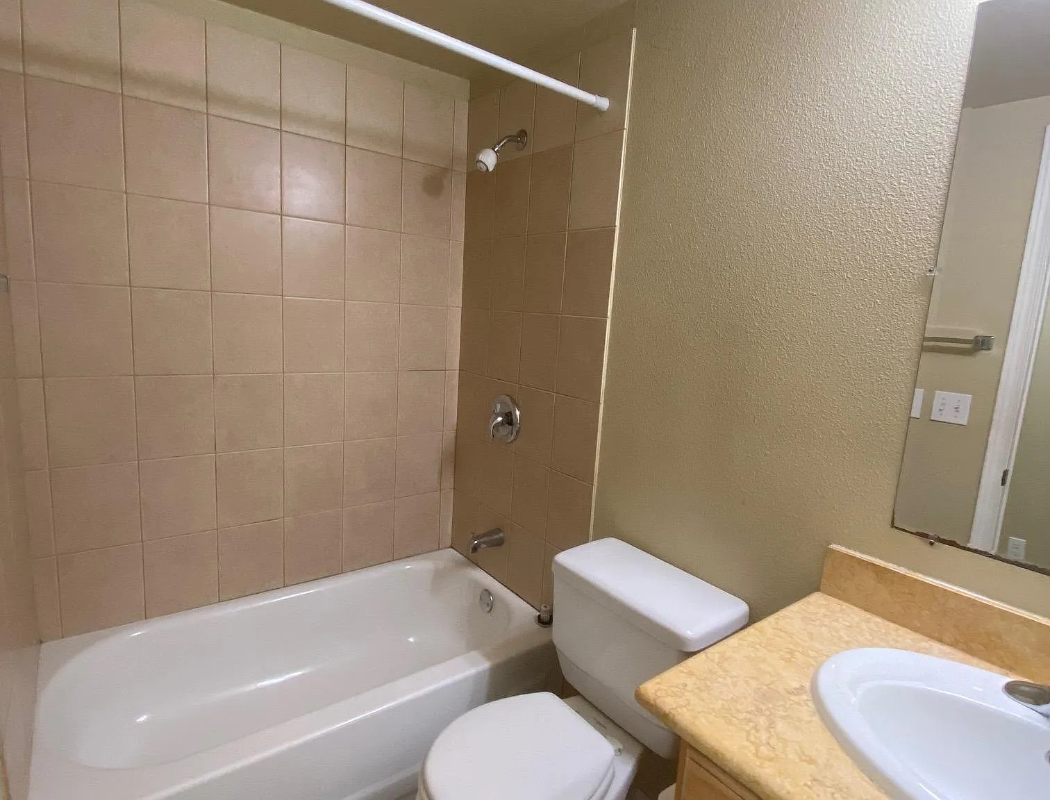 2 bed, 750 sqft, $1,985 — Photo 4