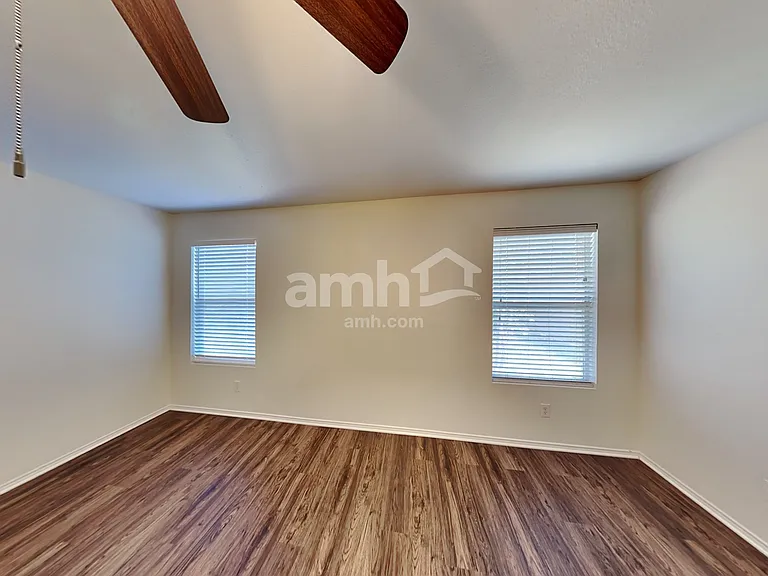 217 N Willow Way — Photo 7