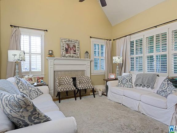5th image of 359 Stone Brook Cir