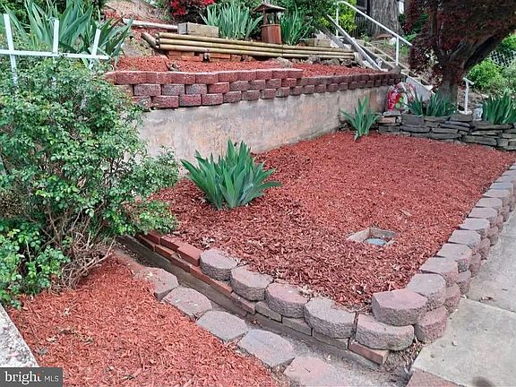 4th image of 964 New Holland Rd