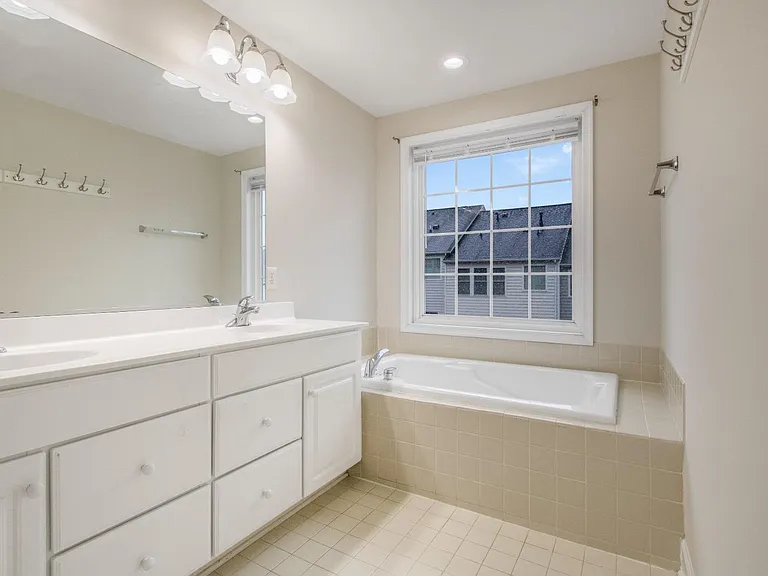 14741 Potomac Branch Dr — Photo 28