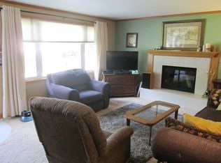 2362 Dew Ln, Green Bay, WI 54313