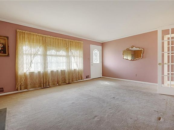 5th image of 786 Bay Ave