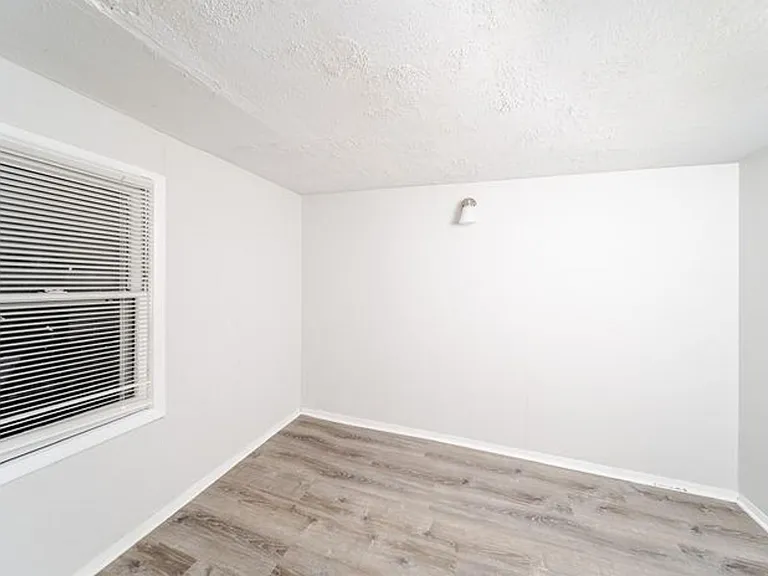 169 Hutton St #1 — Photo 18