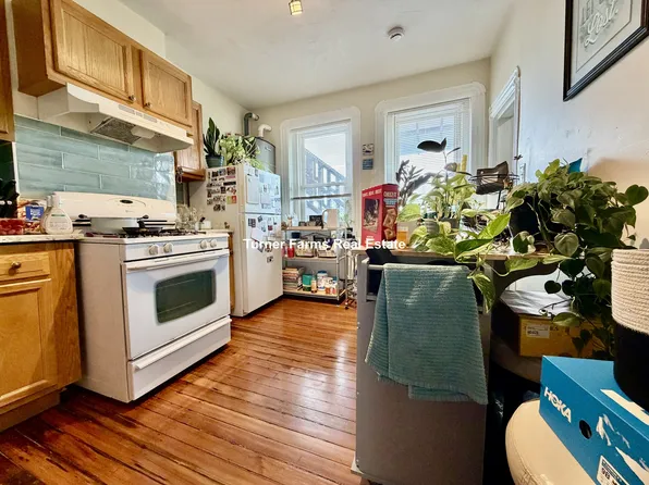1056 Cambridge St APT 4F, Cambridge, MA 02139