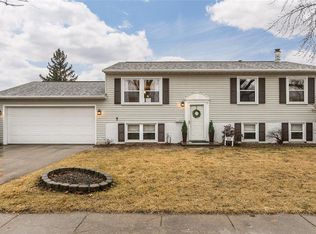 814 Owen St NW, Cedar Rapids, IA 52405