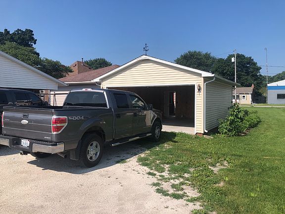 4th image of 825 N A St