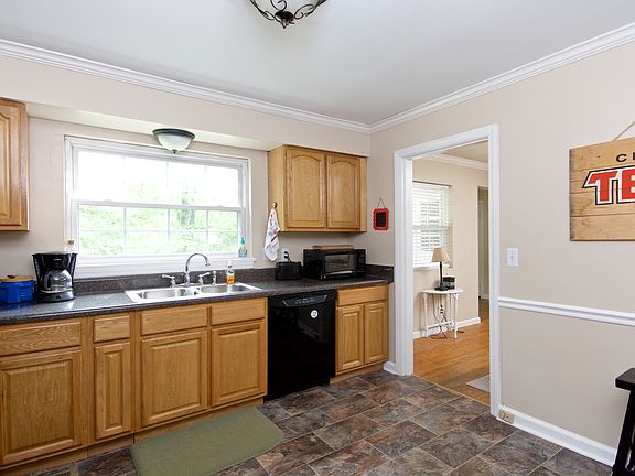5th image of 433 Glenhill Dr
