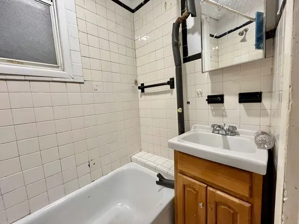 455 Seneca Avenue image 17 of 17