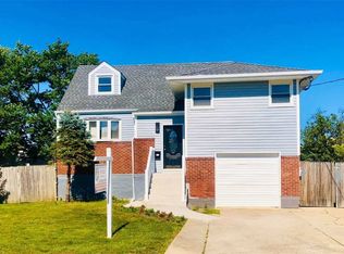 303 Nassau Ave, Freeport, NY 11520