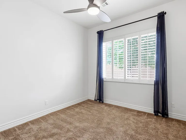 622 E Vinedo Ln — Photo 22