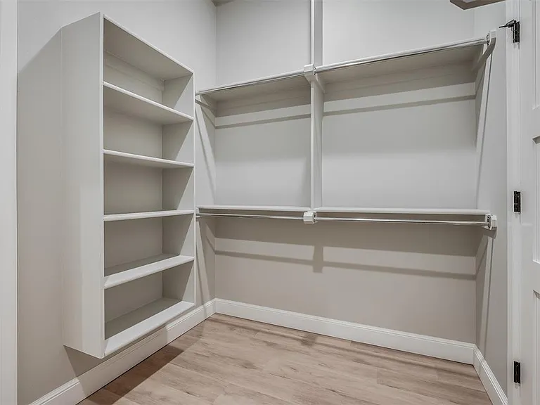 924 Kyle Dr — Photo 22