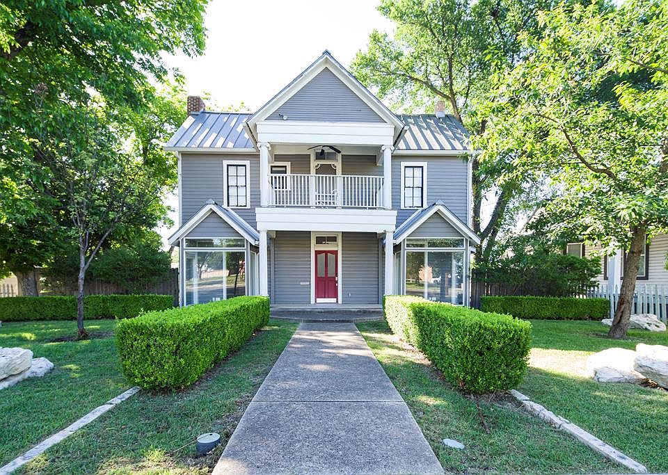 1st image of 513 Earl Garrett St