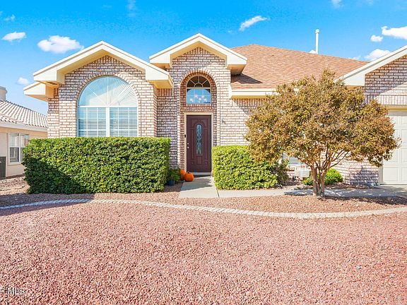 2nd image of 909 Las Aves Pl