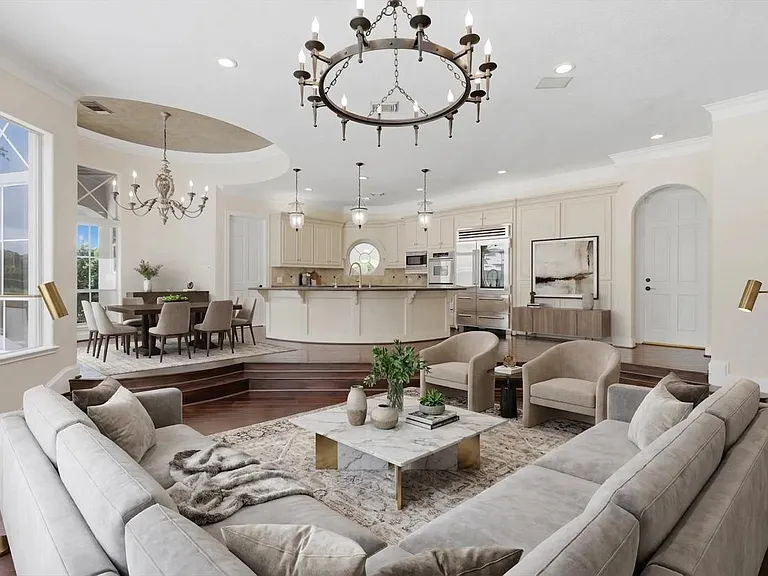 3315 Riviera Dr — Photo 18