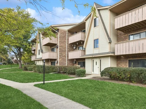 11 Echo Ct, Vernon Hills, IL