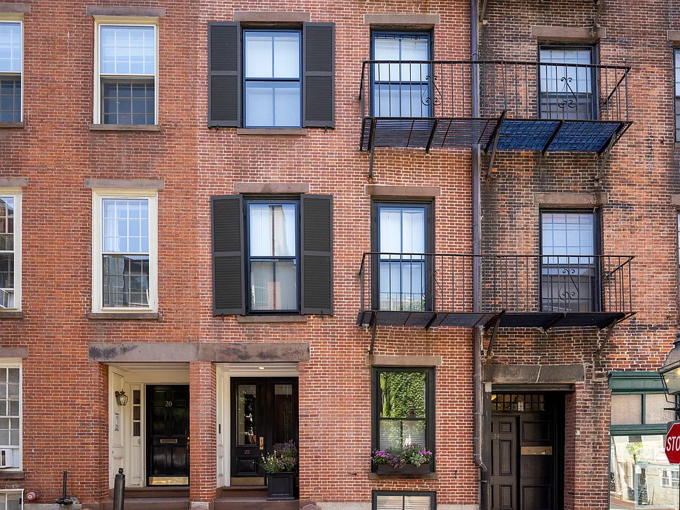 22 Joy St