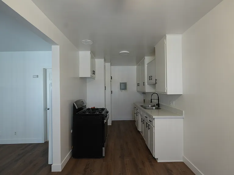 10304 La Reina Ave #C — Photo 12