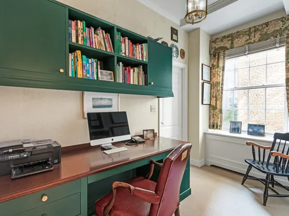 770 Park Avenue image 14 of 15