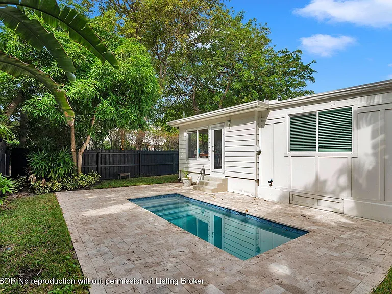 240 Almeria Rd — Photo 23