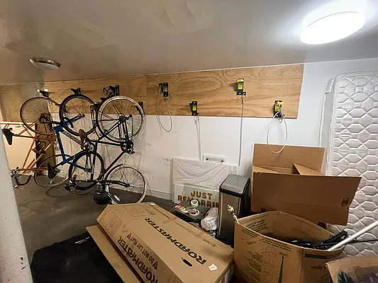 Rented by Greenrock Management | media 44