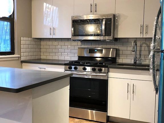 5th image of 460 Evergreen Ave #1
