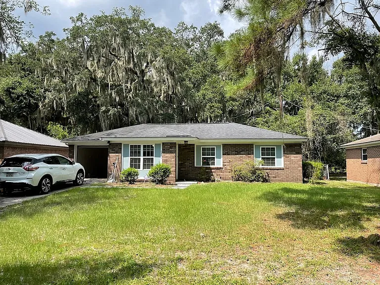 6910 Damascus Rd — Photo 1