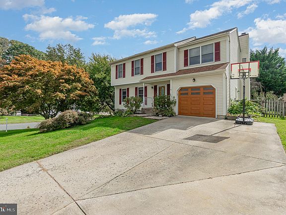 2nd image of 812 Blake Dr