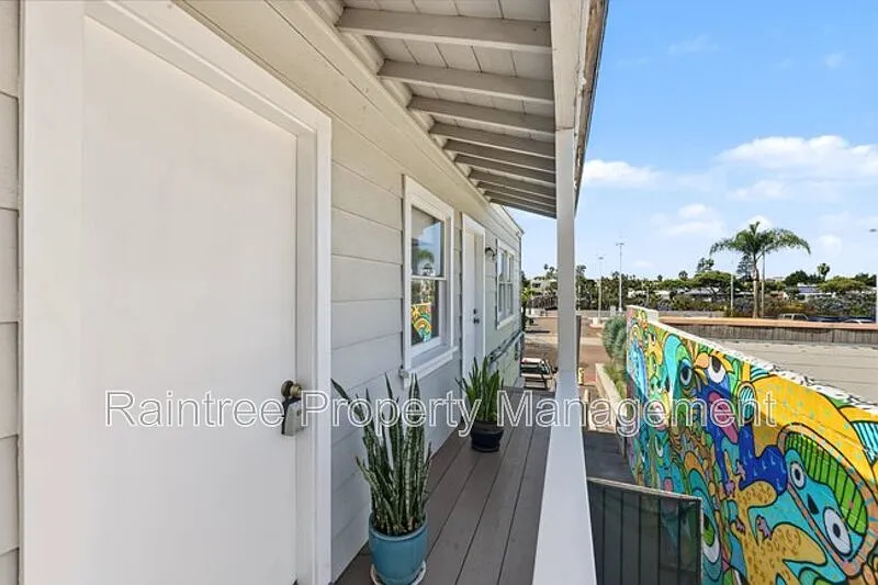 2 bed, 1.0 bath, 900 sqft, $3,900 — Photo 3