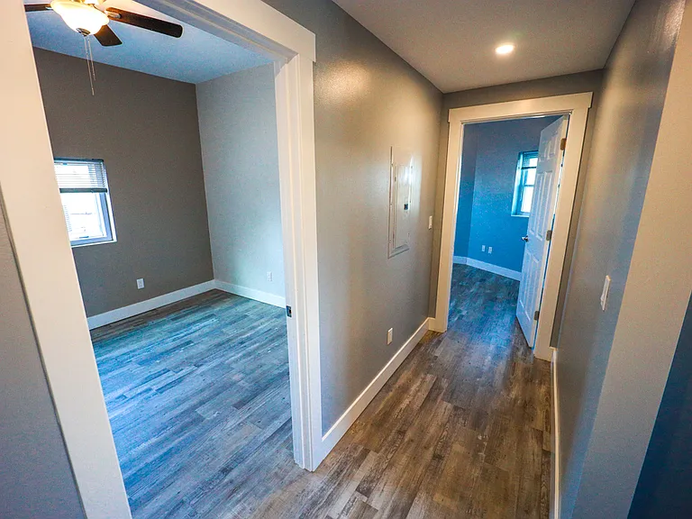 2102 Broadway Ave #1 — Photo 7