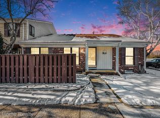 39357 Heatherheath Dr, Clinton Township, MI 48038