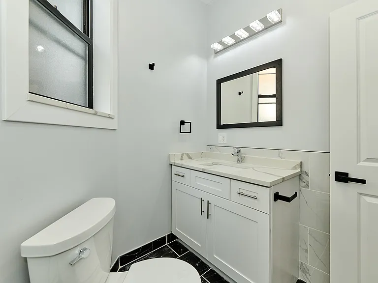 4220 S Calumet Ave #1E — Photo 10