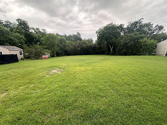 3rd image of 9538 Peninsula Dr