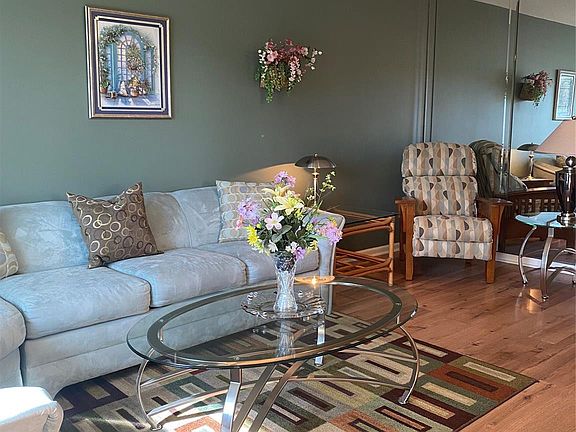 2nd image of 1101 Cambridge #1101