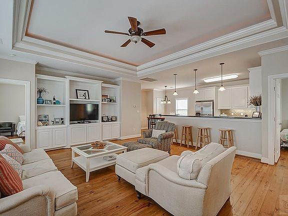 2nd image of 906 Helen Blvd