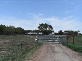 187 Gilmore Stone Rd, Bowie, TX 76230