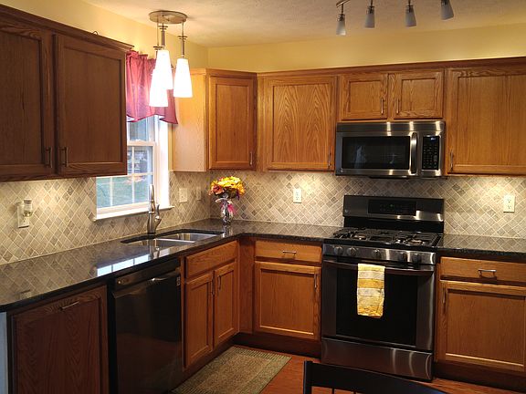 2nd image of 3318 Montpelier Dr