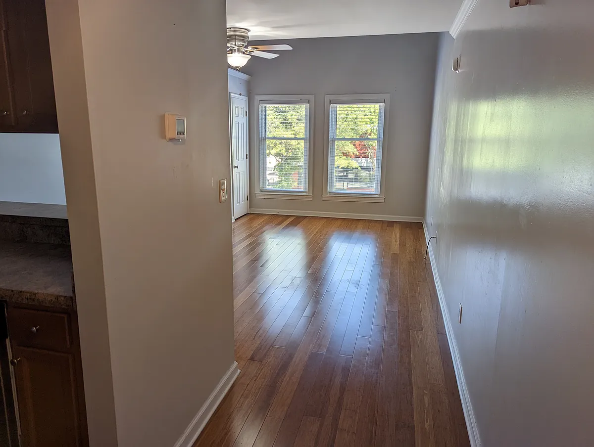 Building Photo - 813 Harden St #2