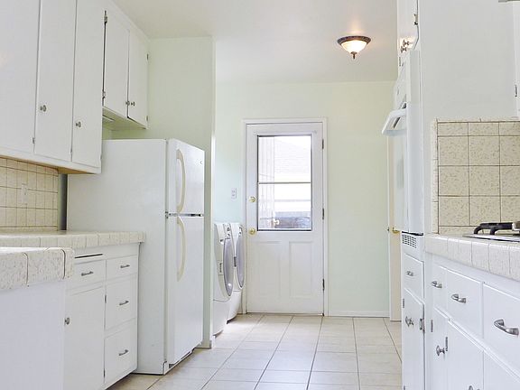 4th image of 4312 Radnor Ave