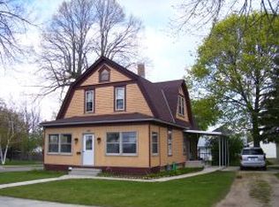 102 Oak St, Chilton, WI 53014