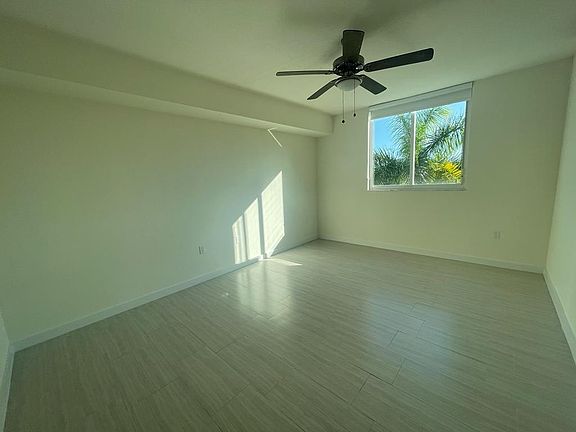 5th image of 445 NE 39th St #319