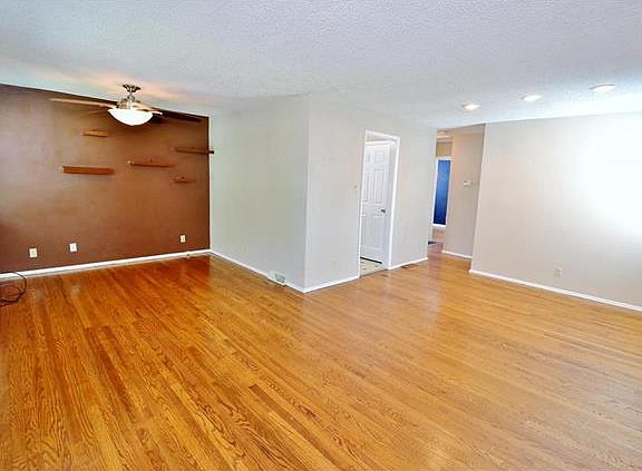 3rd image of 9500 Upland Dr