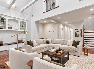 3431 N Paulina St #2, Chicago, IL 60657