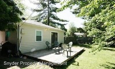 2nd image of 1008 E Michigan Ave