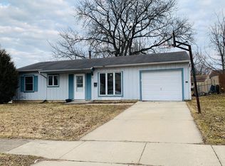 315 Hillside Dr, Streamwood, IL
