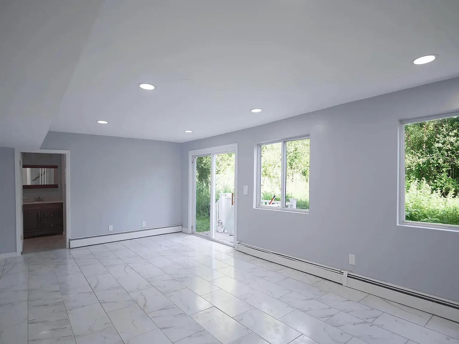 4 bed, 1904 sqft, $3,950 — Photo 2