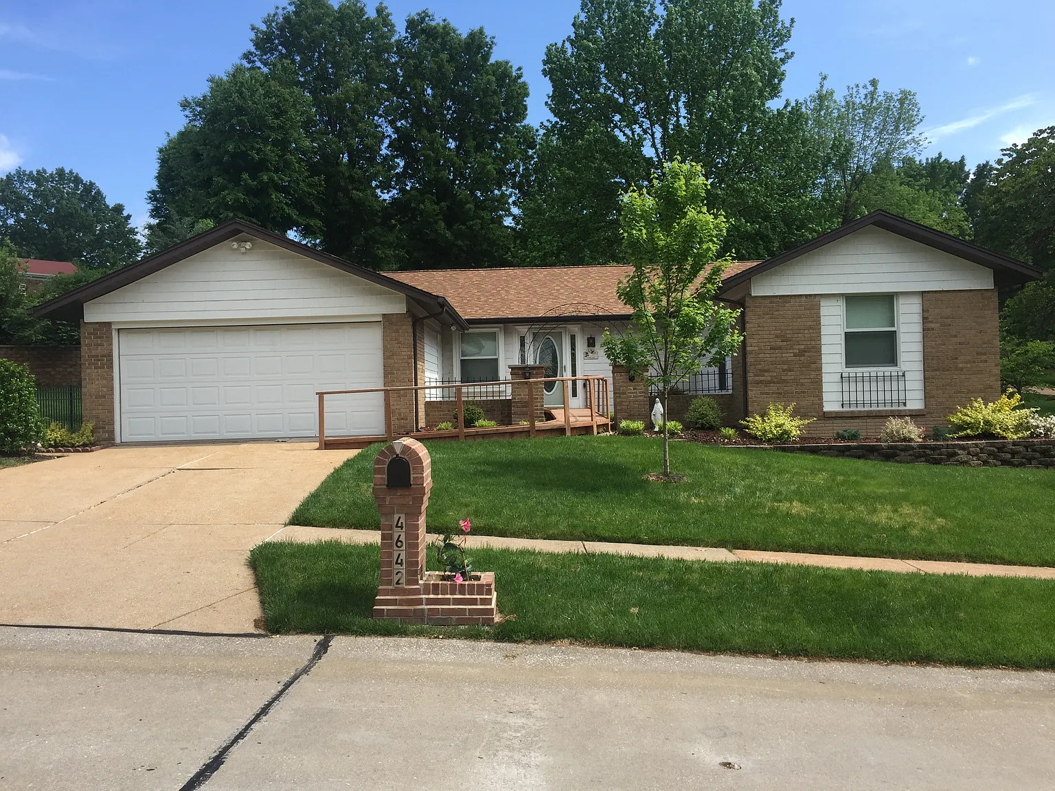 4642 Markton Dr photo 1